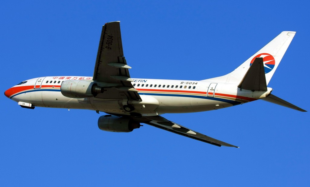 國(guó)內(nèi)多家航空公司允許坐飛機(jī)玩手機(jī)